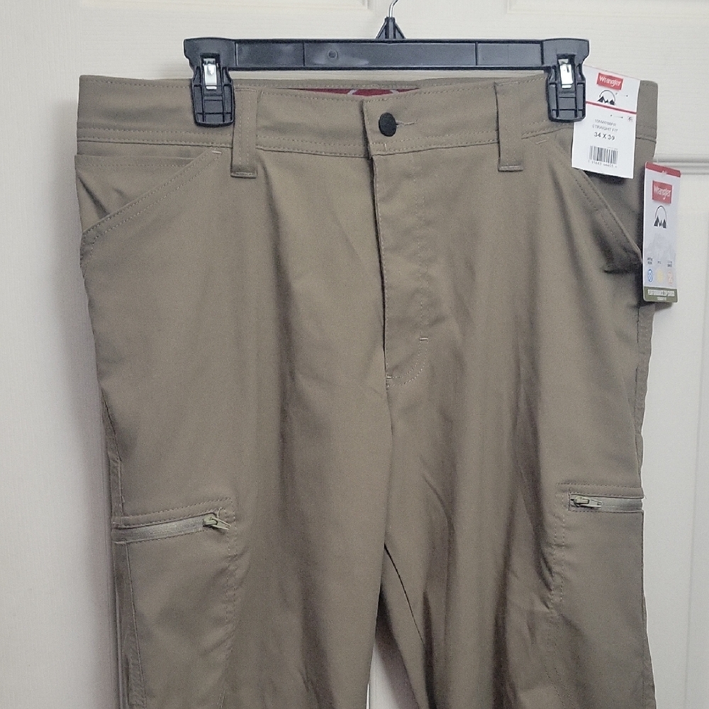 NWT Wrangler Men's Tan Cargo Utility Pants